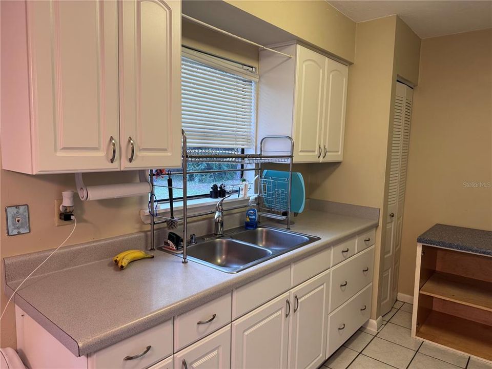 出租: $1,600 (2 贝兹, 1 浴室, 972 平方英尺)