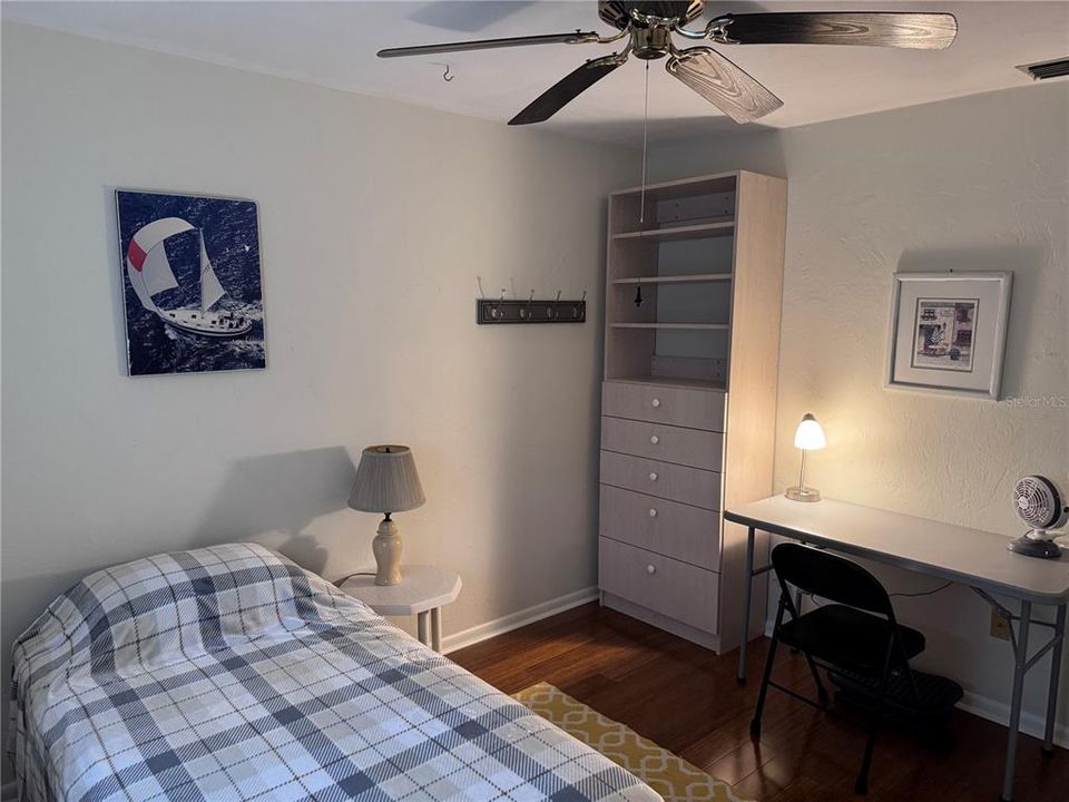 出租: $1,600 (2 贝兹, 1 浴室, 972 平方英尺)