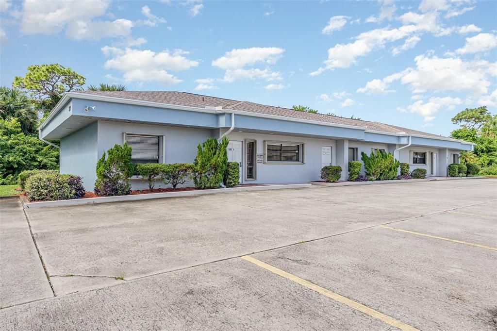 待售: $395,000 (0 贝兹, 0 浴室, 1870 平方英尺)