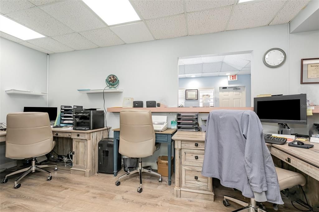 待售: $395,000 (0 贝兹, 0 浴室, 1870 平方英尺)