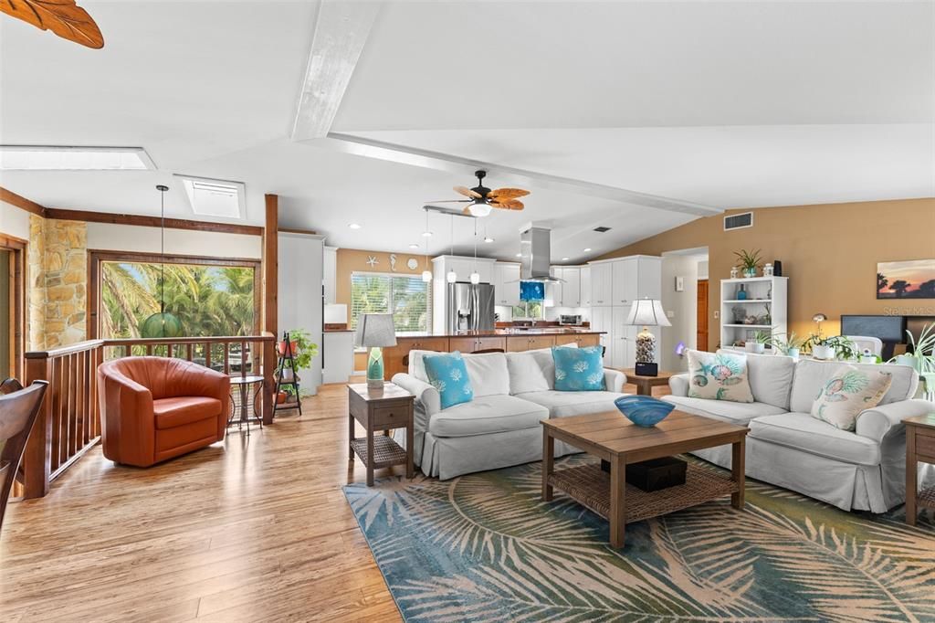 На продажу: $969,000 (2 спален, 2 ванн, 2366 Квадратных фут)