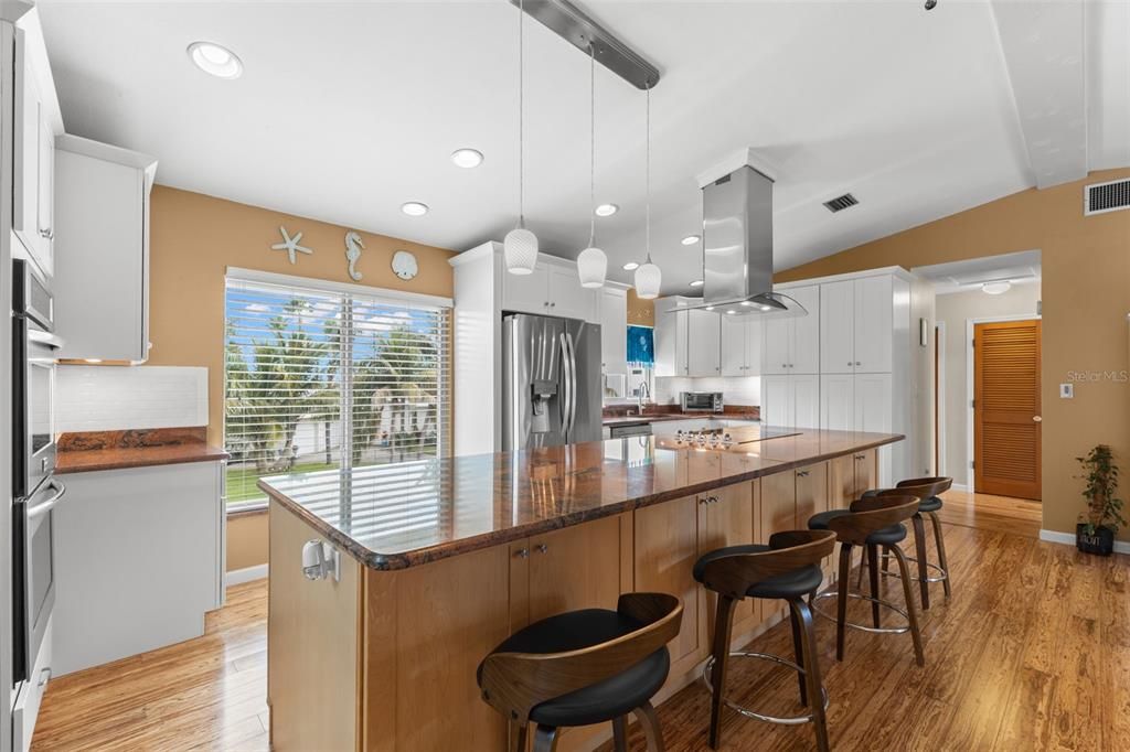 На продажу: $969,000 (2 спален, 2 ванн, 2366 Квадратных фут)