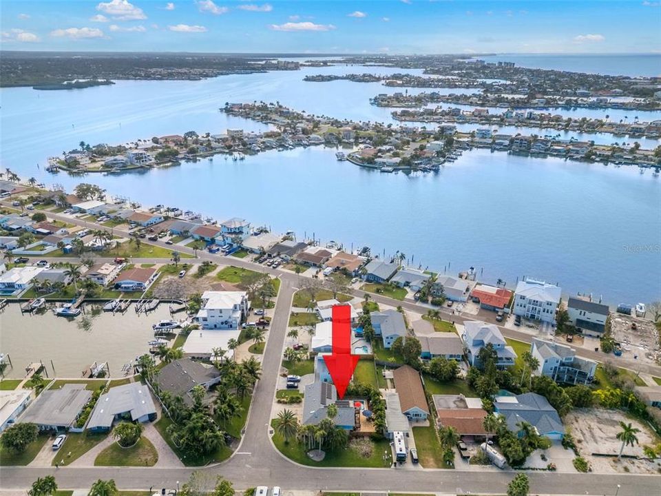 На продажу: $969,000 (2 спален, 2 ванн, 2366 Квадратных фут)