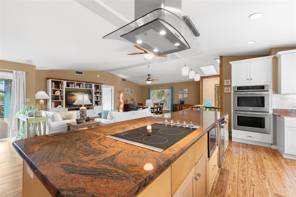 На продажу: $969,000 (2 спален, 2 ванн, 2366 Квадратных фут)