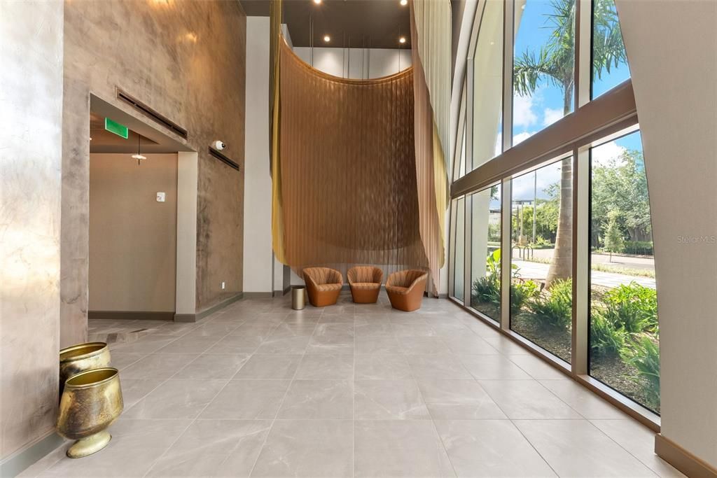 合同活跃: $5,000,000 (3 贝兹, 3 浴室, 3341 平方英尺)