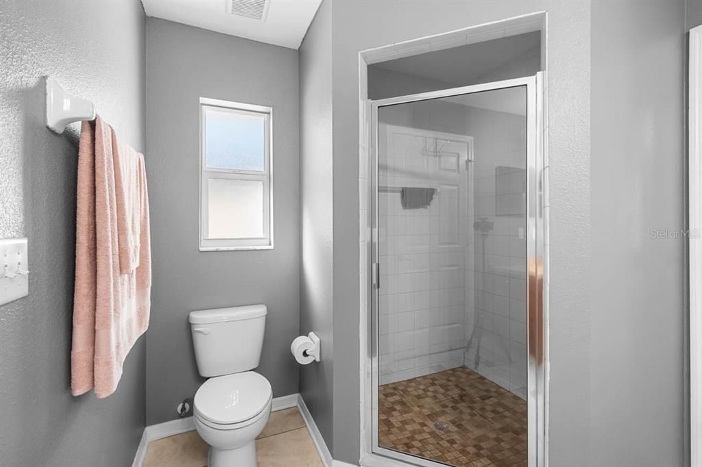 For Sale: $320,000 (4 beds, 2 baths, 1612 Square Feet)