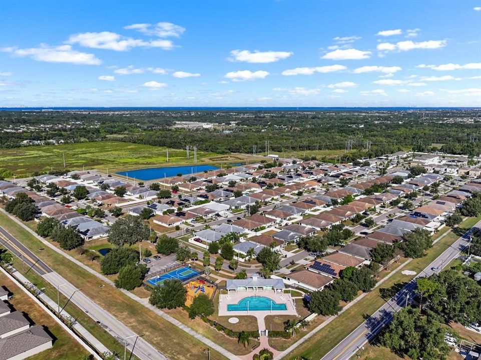 For Sale: $320,000 (4 beds, 2 baths, 1612 Square Feet)