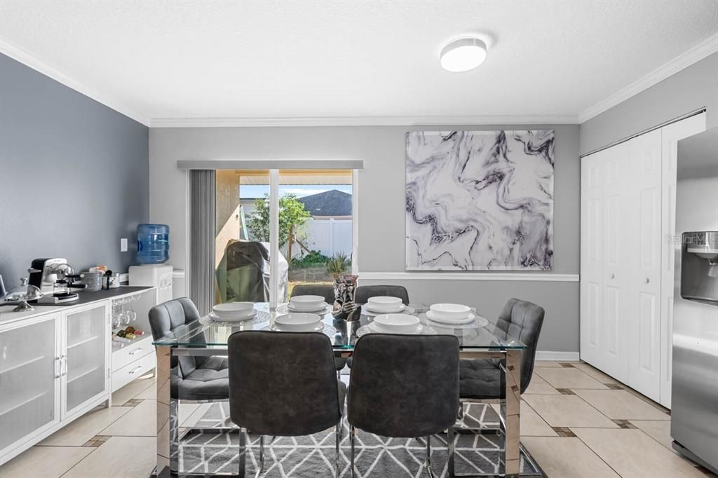 For Sale: $320,000 (4 beds, 2 baths, 1612 Square Feet)