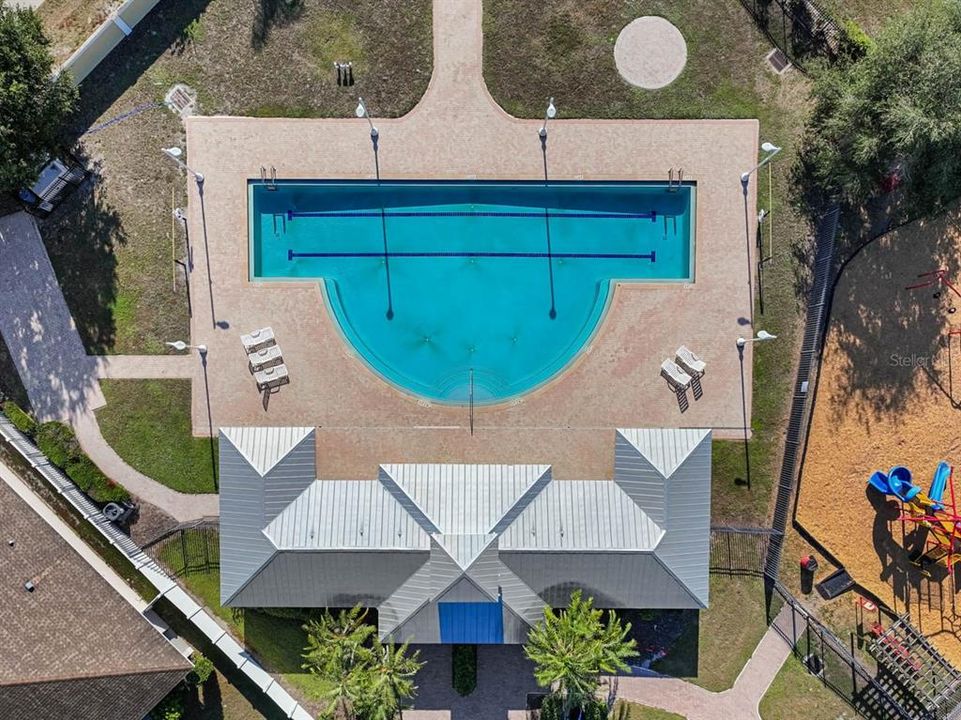 For Sale: $320,000 (4 beds, 2 baths, 1612 Square Feet)