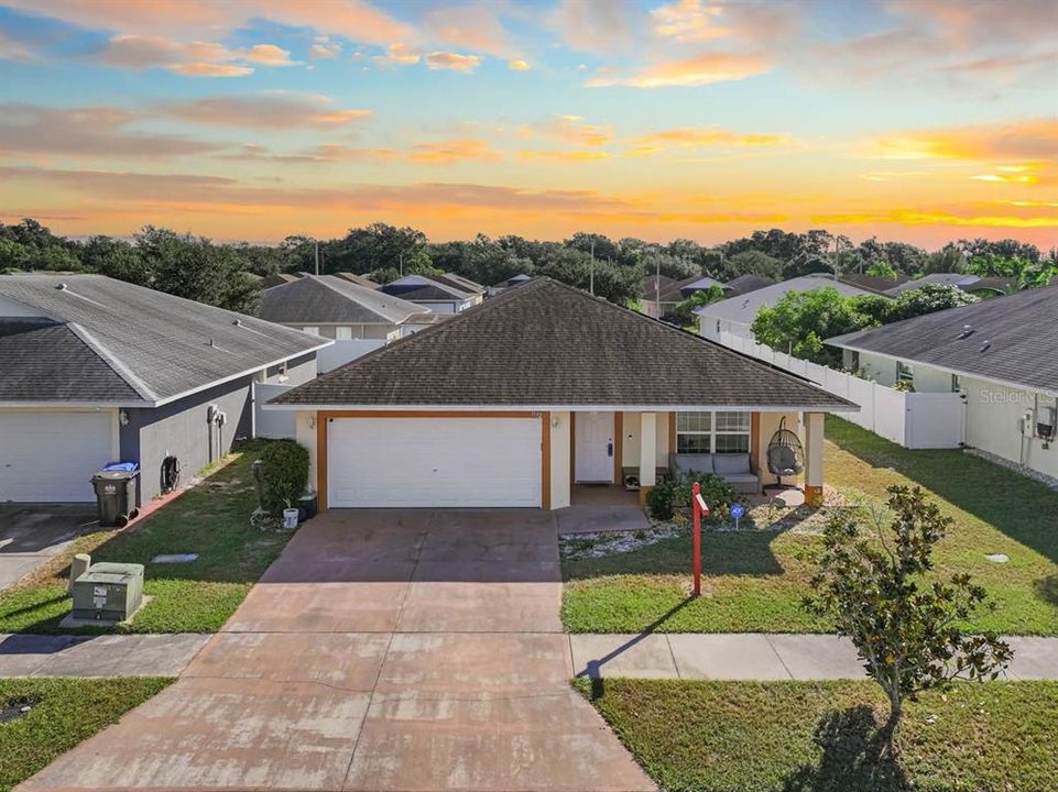 For Sale: $320,000 (4 beds, 2 baths, 1612 Square Feet)