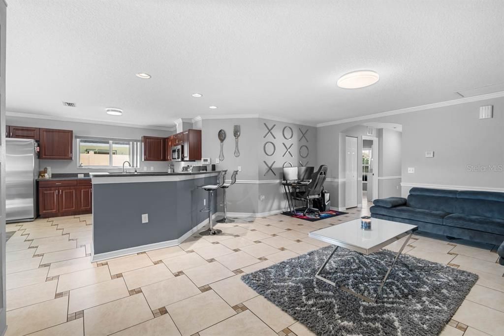 For Sale: $320,000 (4 beds, 2 baths, 1612 Square Feet)