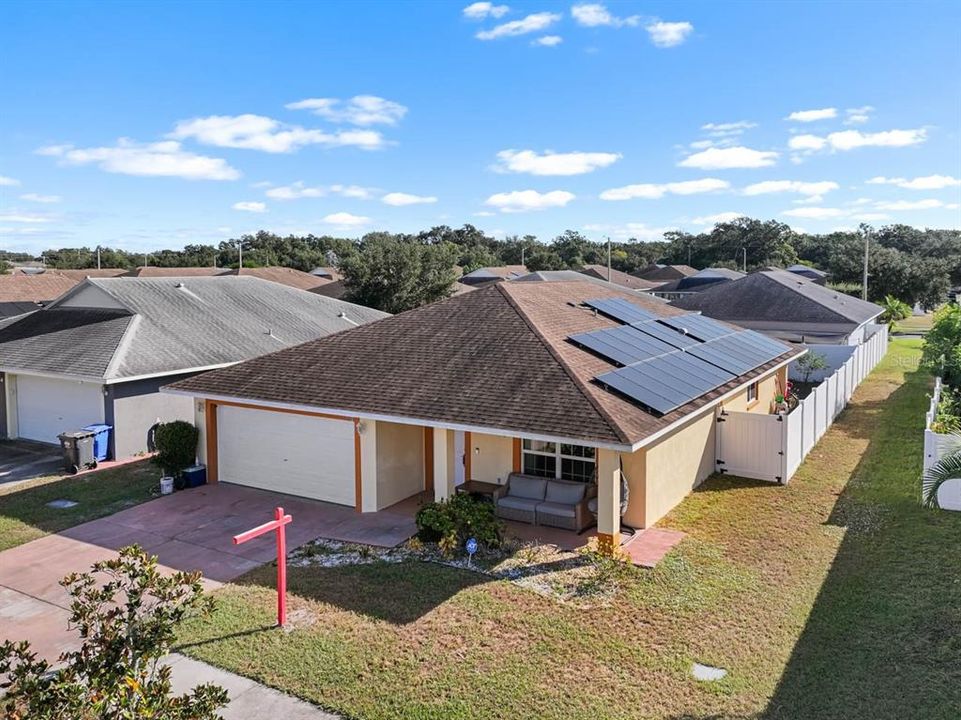 For Sale: $320,000 (4 beds, 2 baths, 1612 Square Feet)