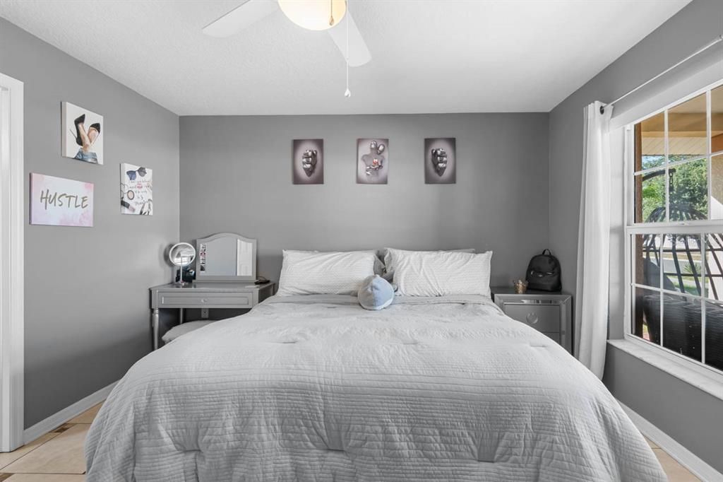 For Sale: $320,000 (4 beds, 2 baths, 1612 Square Feet)