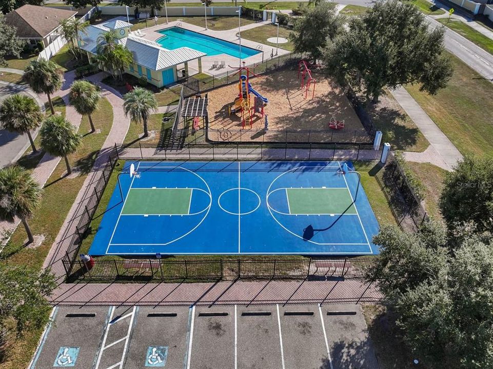 For Sale: $320,000 (4 beds, 2 baths, 1612 Square Feet)