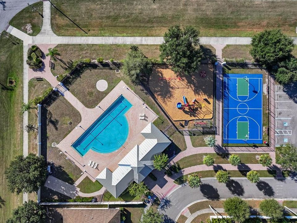 For Sale: $320,000 (4 beds, 2 baths, 1612 Square Feet)