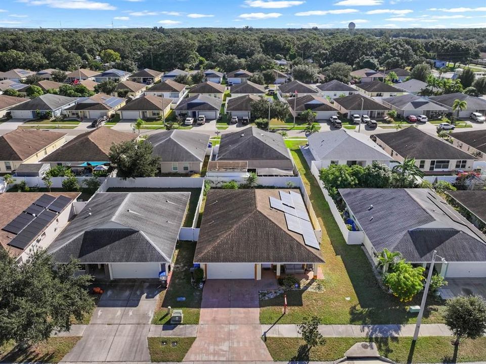 For Sale: $320,000 (4 beds, 2 baths, 1612 Square Feet)