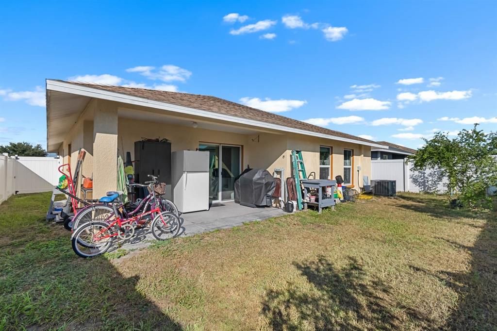 For Sale: $320,000 (4 beds, 2 baths, 1612 Square Feet)