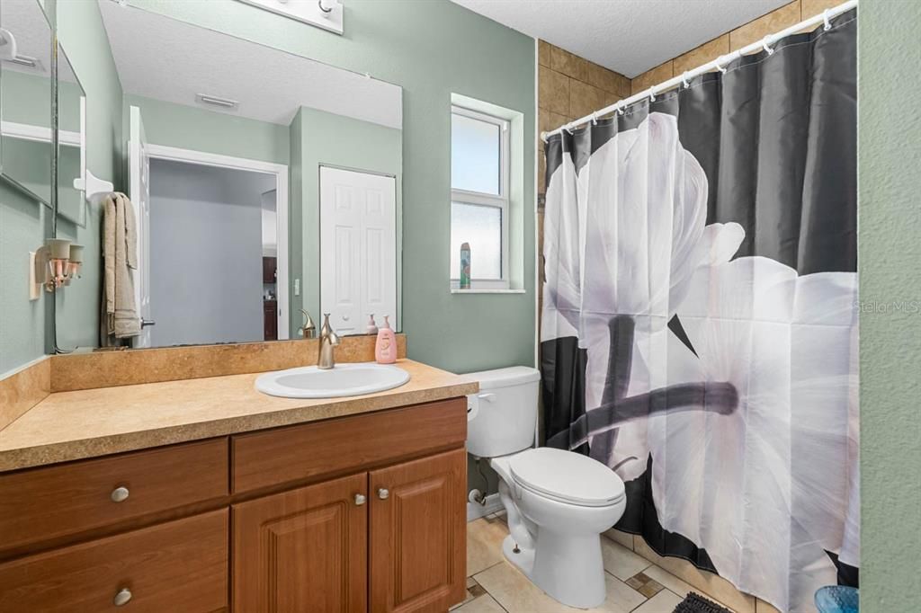 For Sale: $320,000 (4 beds, 2 baths, 1612 Square Feet)