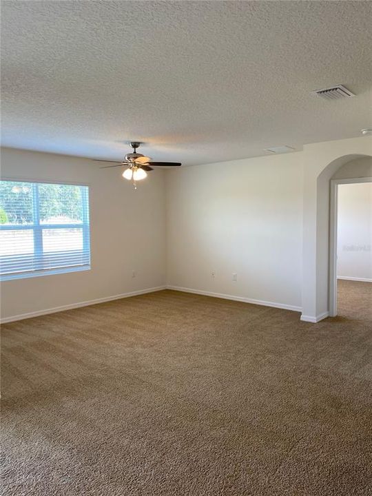 出租: $1,850 (4 贝兹, 2 浴室, 1827 平方英尺)