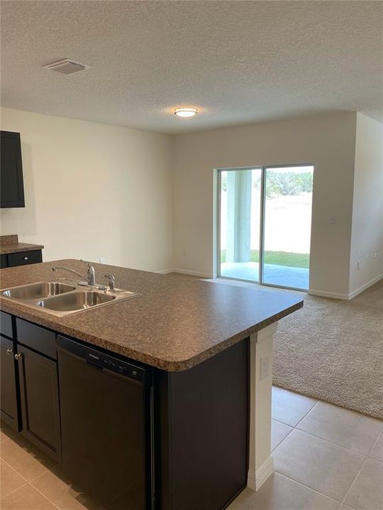 出租: $1,850 (4 贝兹, 2 浴室, 1827 平方英尺)