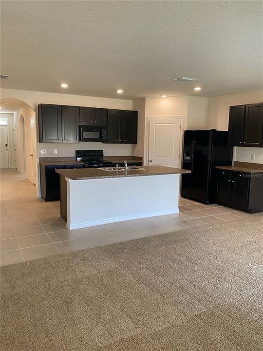 出租: $1,850 (4 贝兹, 2 浴室, 1827 平方英尺)