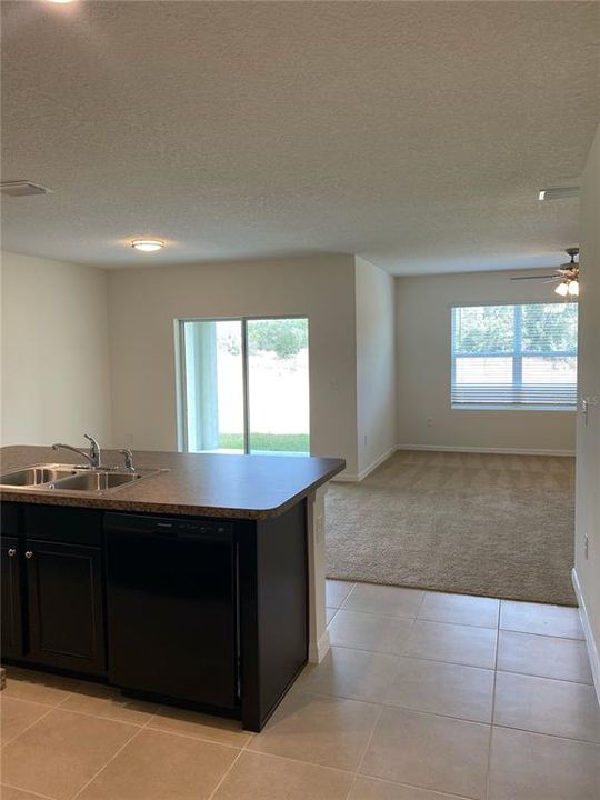 出租: $1,850 (4 贝兹, 2 浴室, 1827 平方英尺)