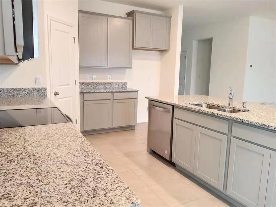 For Rent: $2,150 (4 beds, 3 baths, 2045 Square Feet)