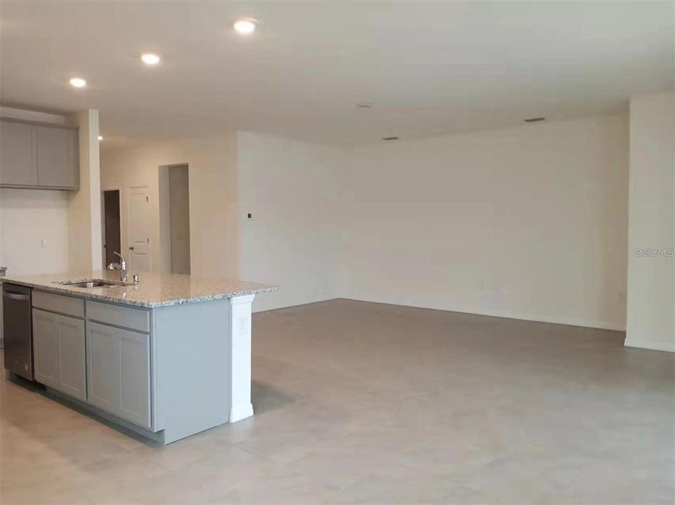 For Rent: $2,150 (4 beds, 3 baths, 2045 Square Feet)