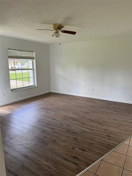 For Rent: $1,350 (2 beds, 1 baths, 817 Square Feet)