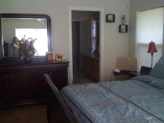 For Rent: $1,700 (4 beds, 2 baths, 1819 Square Feet)