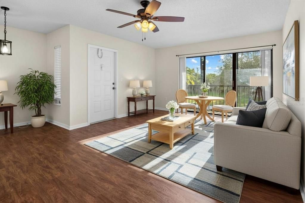 For Sale: $195,000 (2 beds, 2 baths, 1038 Square Feet)