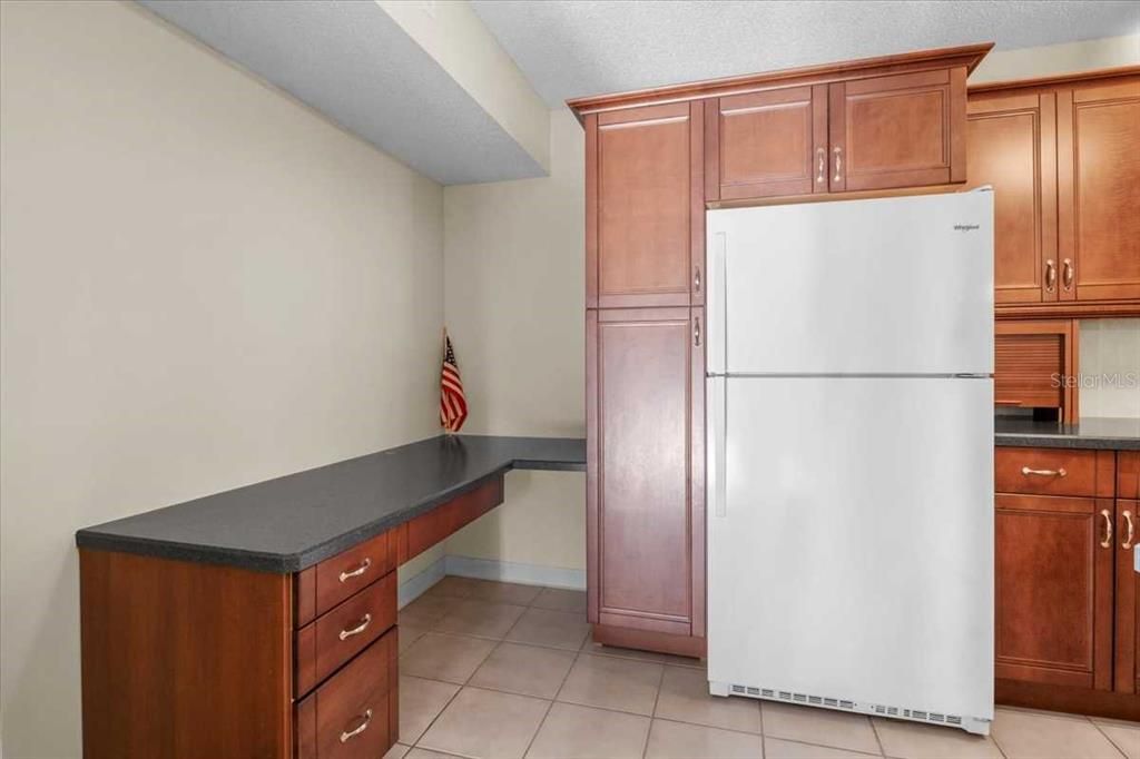 For Sale: $195,000 (2 beds, 2 baths, 1038 Square Feet)