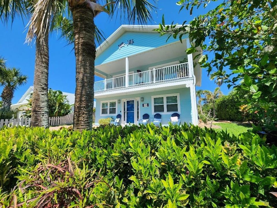 For Sale: $1,250,000 (3 beds, 3 baths, 2288 Square Feet)