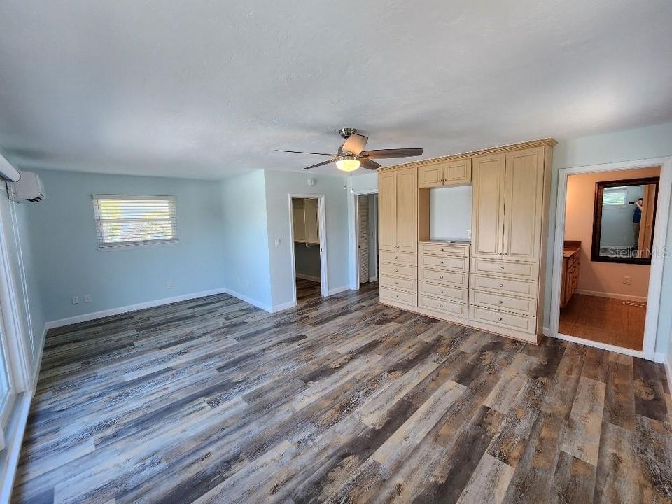 For Sale: $1,250,000 (3 beds, 3 baths, 2288 Square Feet)