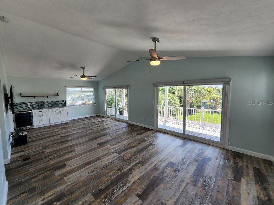 For Sale: $1,250,000 (3 beds, 3 baths, 2288 Square Feet)