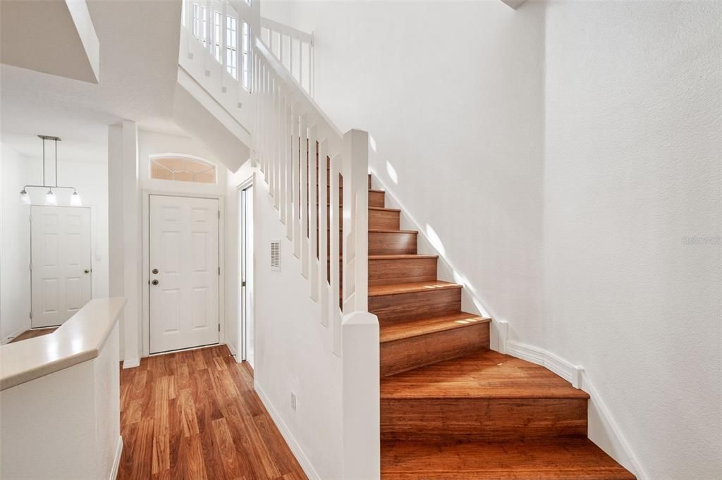 For Sale: $349,900 (3 beds, 2 baths, 1613 Square Feet)