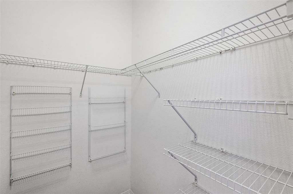 For Sale: $349,900 (3 beds, 2 baths, 1613 Square Feet)