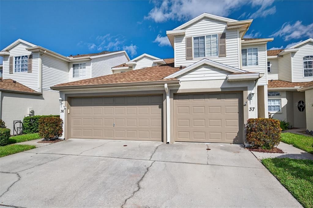For Sale: $349,900 (3 beds, 2 baths, 1613 Square Feet)