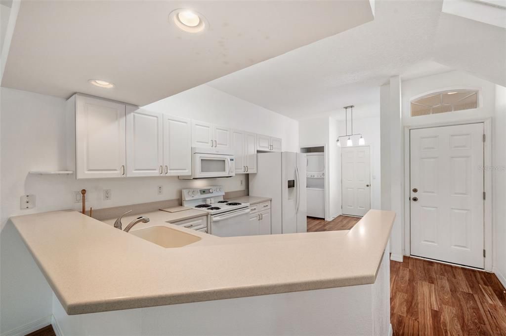 For Sale: $349,900 (3 beds, 2 baths, 1613 Square Feet)