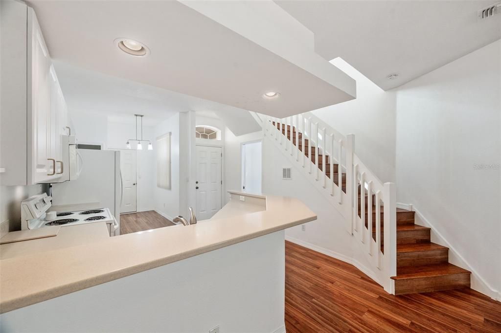 For Sale: $349,900 (3 beds, 2 baths, 1613 Square Feet)