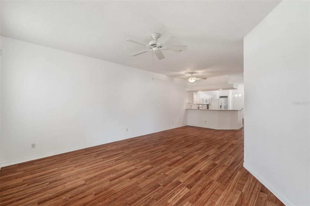 For Sale: $349,900 (3 beds, 2 baths, 1613 Square Feet)