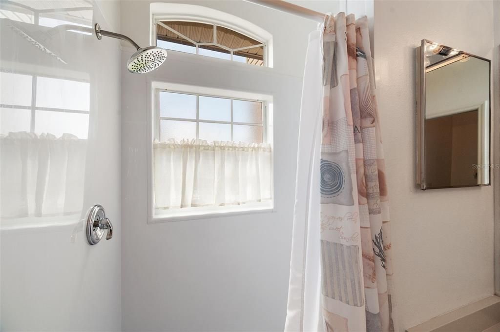 For Sale: $349,900 (3 beds, 2 baths, 1613 Square Feet)