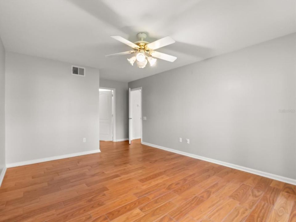 待售: $449,900 (4 贝兹, 2 浴室, 2074 平方英尺)