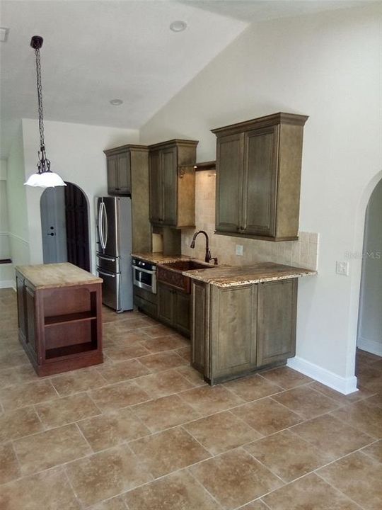 出租: $2,600 (4 贝兹, 2 浴室, 1820 平方英尺)