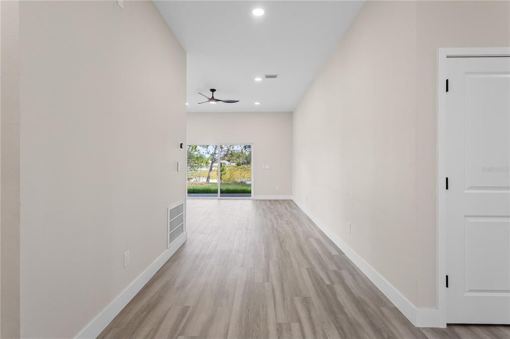 出租: $2,400 (3 贝兹, 2 浴室, 1660 平方英尺)