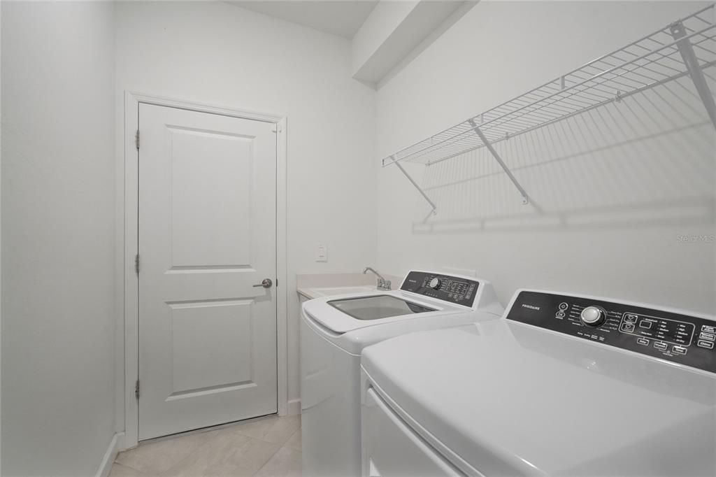 Active With Contract: $615,000 (4 beds, 2 baths, 2239 Square Feet)