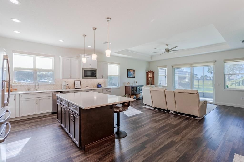 For Sale: $539,000 (2 beds, 2 baths, 1896 Square Feet)