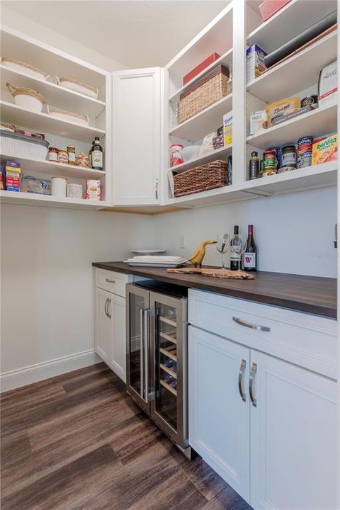 For Sale: $539,000 (2 beds, 2 baths, 1896 Square Feet)