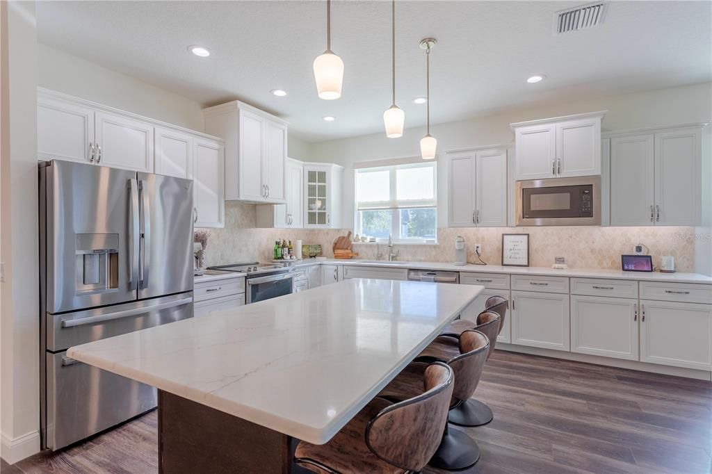 For Sale: $539,000 (2 beds, 2 baths, 1896 Square Feet)