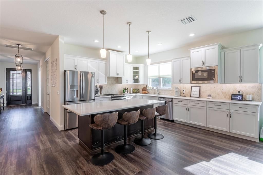 For Sale: $539,000 (2 beds, 2 baths, 1896 Square Feet)